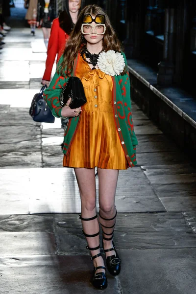 Look 93
